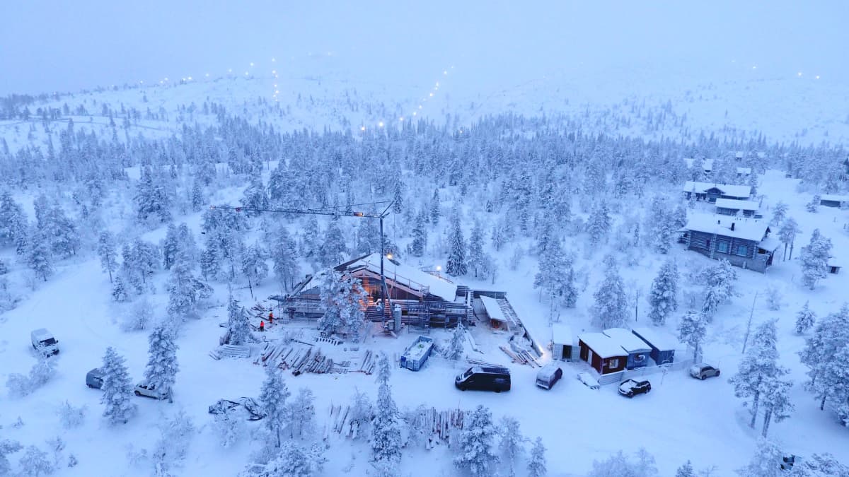 Ilmakuvaa Leviltä mökkityömaasta
