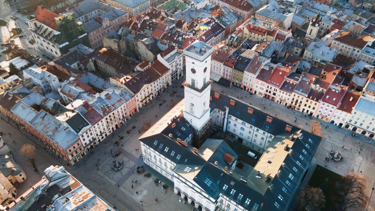 Näkymä Lvivin vanhasta kaupungista.