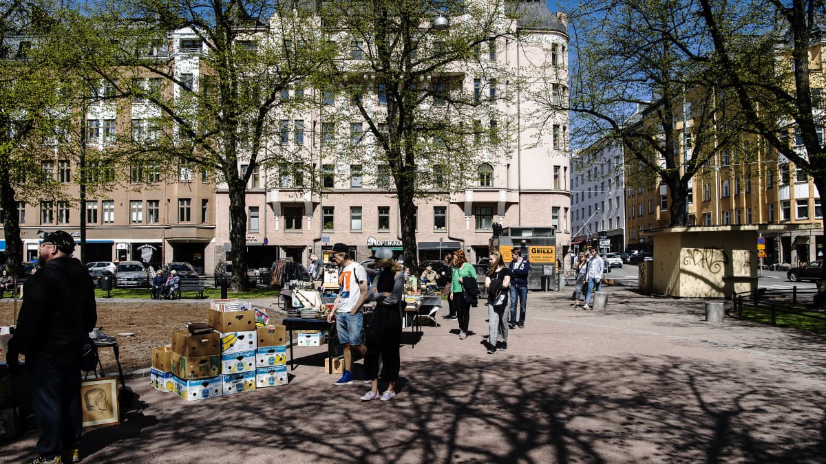 Kuvassa on kesäinen Karhupuisto Siivouspäivänä 2020.
