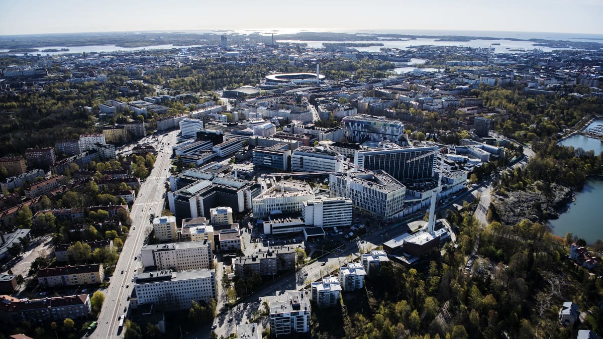 Ilmakuvassa on näkymä Meilahden sairaala-alueelle.