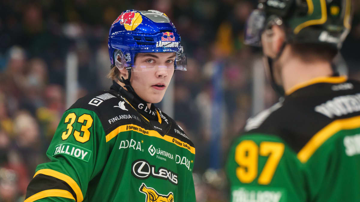 Ilveksen 19-vuotias Jani Nyman viihtyi SaiPa-ottelussa ja tehtaili liigauransa ensimmäisen hattutempun. 