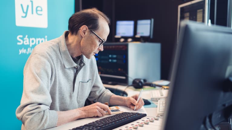 Yle Saamen toimittaja Jouni Aikio