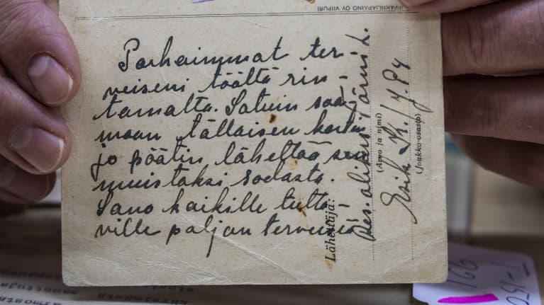 Lauri Törnin siskolleen sodassa kirjoittama postikortti.
