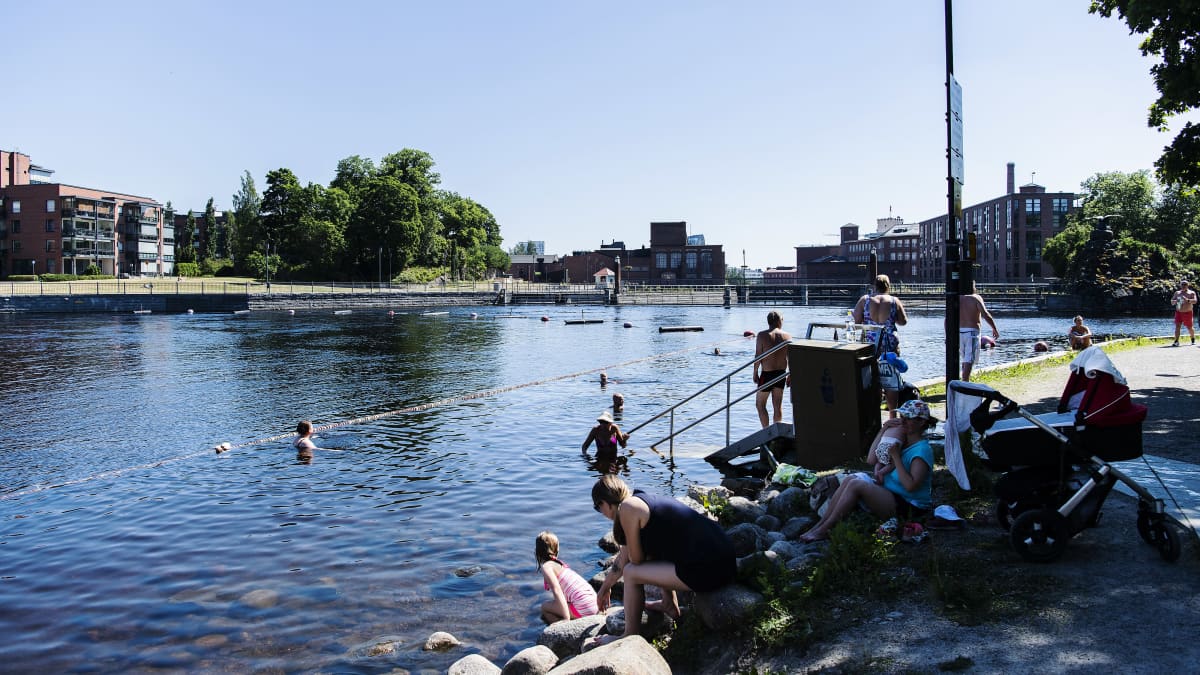 Kuvassa on Mältinrannan uimapaikka Tampereella kesäkuussa 2020.