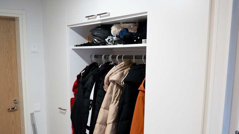 Yksiön eteinen kerrostalossa.