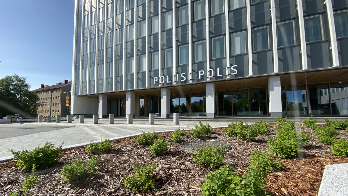 Porin poliisilaitoksen julkisivu.