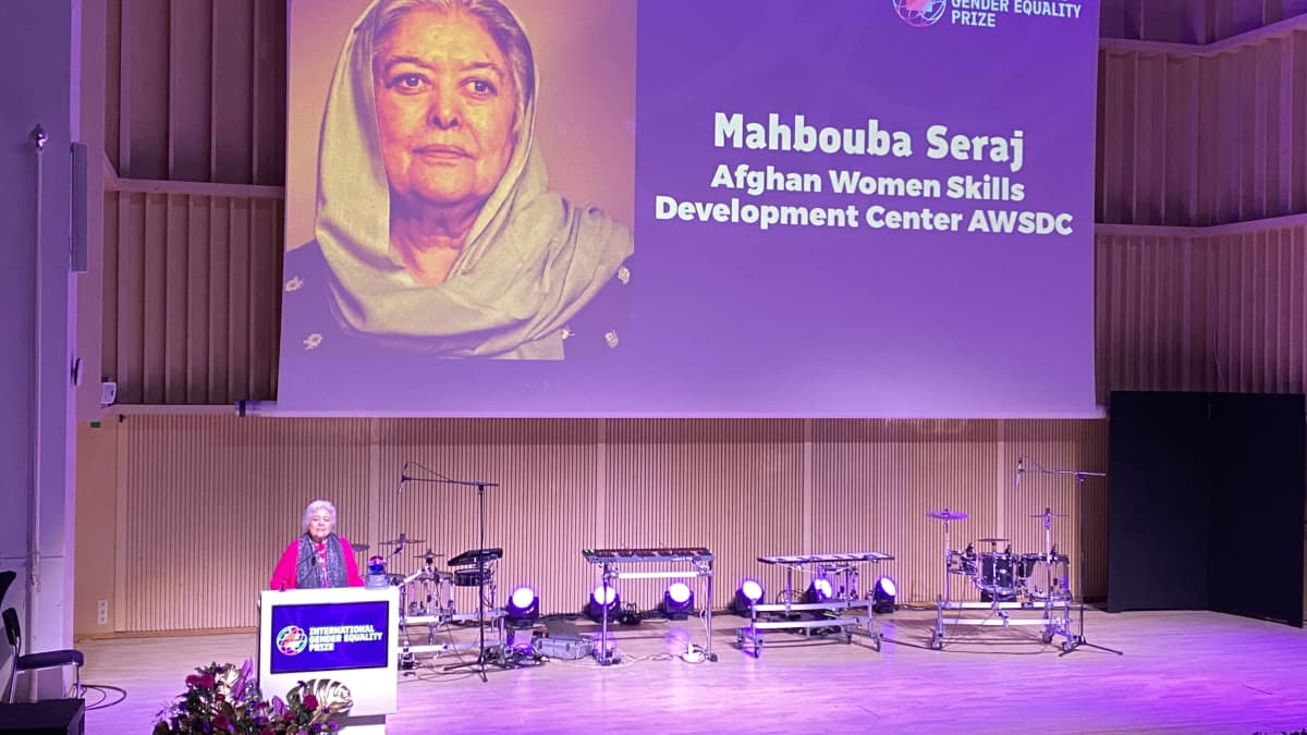 The Equality Award was accepted by Mahbouba Seraj from the Afghan Women’s Skills Development Center. Photo: Marjut Suomi / Yle