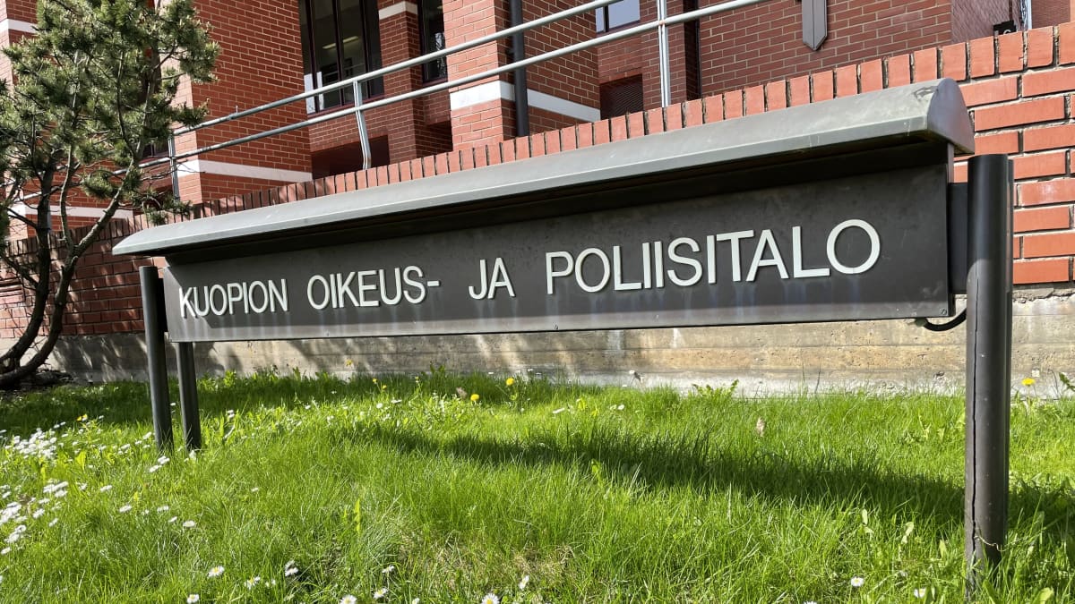 Kuopion oikeus- ja poliisitalo keväällä