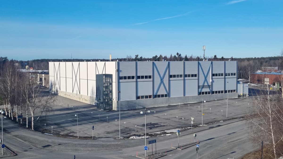 Primo Finlandin tulevat tilat ovat pitkään Wärtsilän käytössä olleet n. 11 400m2 teollisuushallit toimistoineen Vaasa Airport Park -yrityspuistossa Runsorissa .
