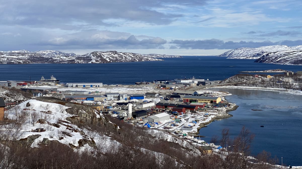 Norjan Kirkkoniemen satamaa huhtikuussa 2022.