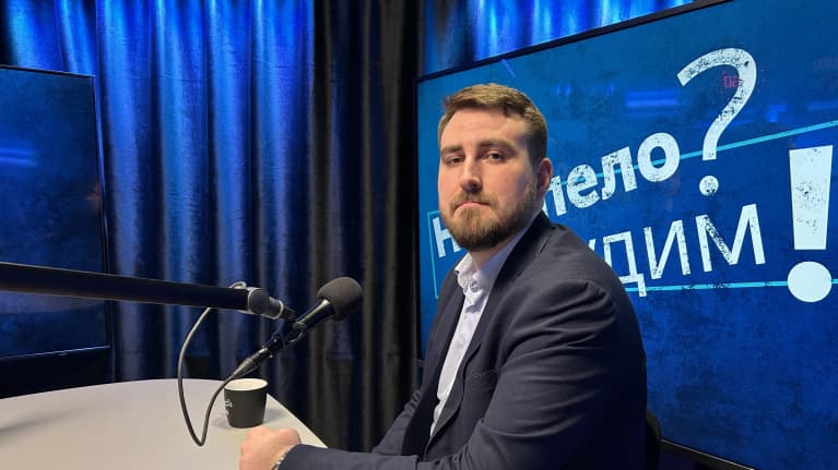 Yle Novostin Kiehuuko yli -ohjelman 18.jakson vieraana oli Nikita Kirillov, turvapaikan Suomessa saanut kansanedustaja Pietaristä 