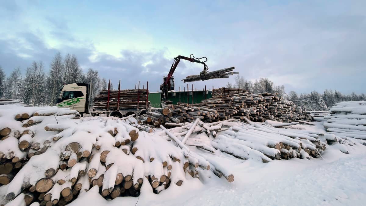 Kun rahaa on vähemmän, autoa huolletaan harvemmin | Yle Uutiset