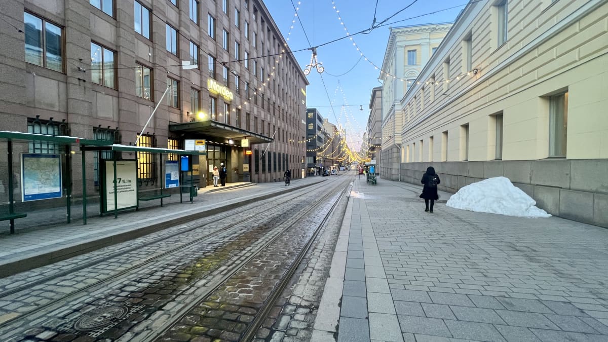 Helsingin Aleksanterinkatu oli hiljainen perjantaina lakkoaamuna.