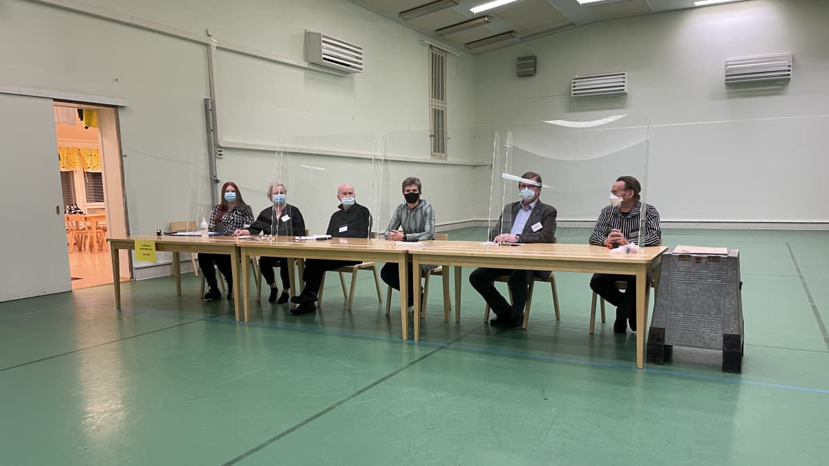 Kouran vaalitoimitsijat aluevaaleissa 23.1.2022