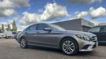 Tulvassa kastunut Mercedes-Benz.