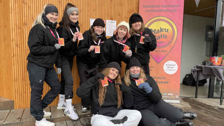 Seinäjoen ammattikorkeakoulun kulttuurituotannon opiskelijat järjestivät Makukatu -ruokatapahtuman Seinäjoella.