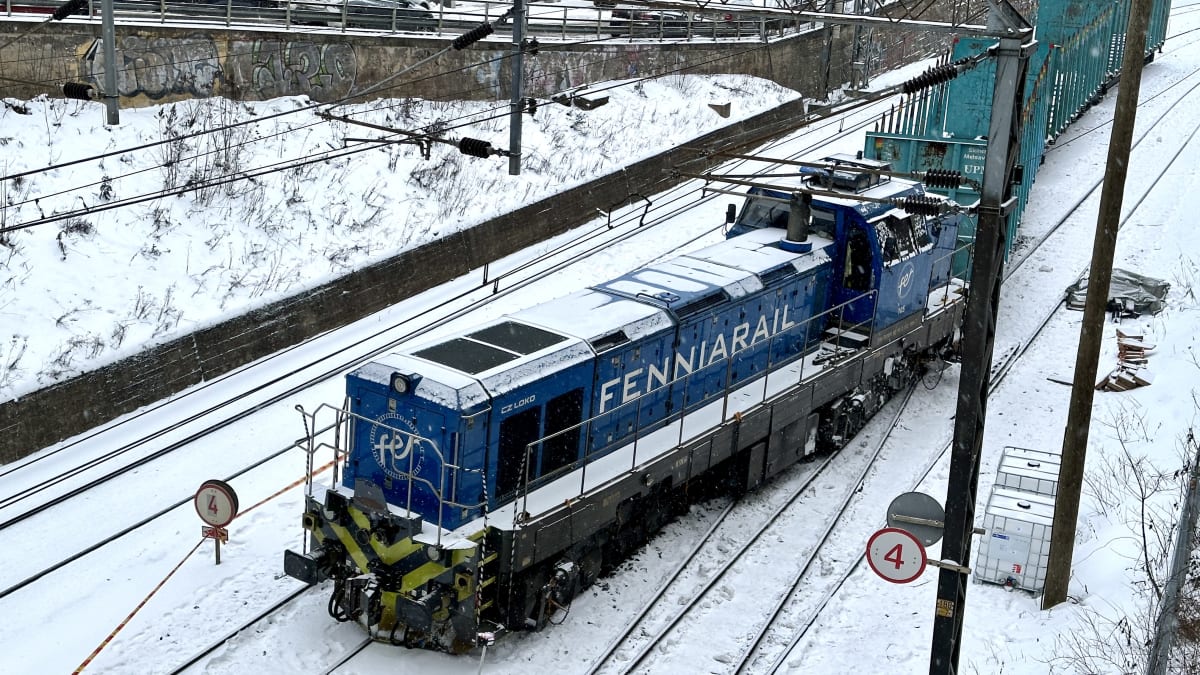 Veturi suistui pois raiteilta Tampereella. Kuva: Juha Kokkala / Yle
