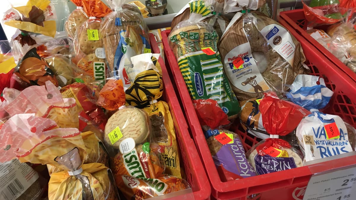 Leipää myynnissä alennettuun hintaan K-Supermarketissa Seinäjoella