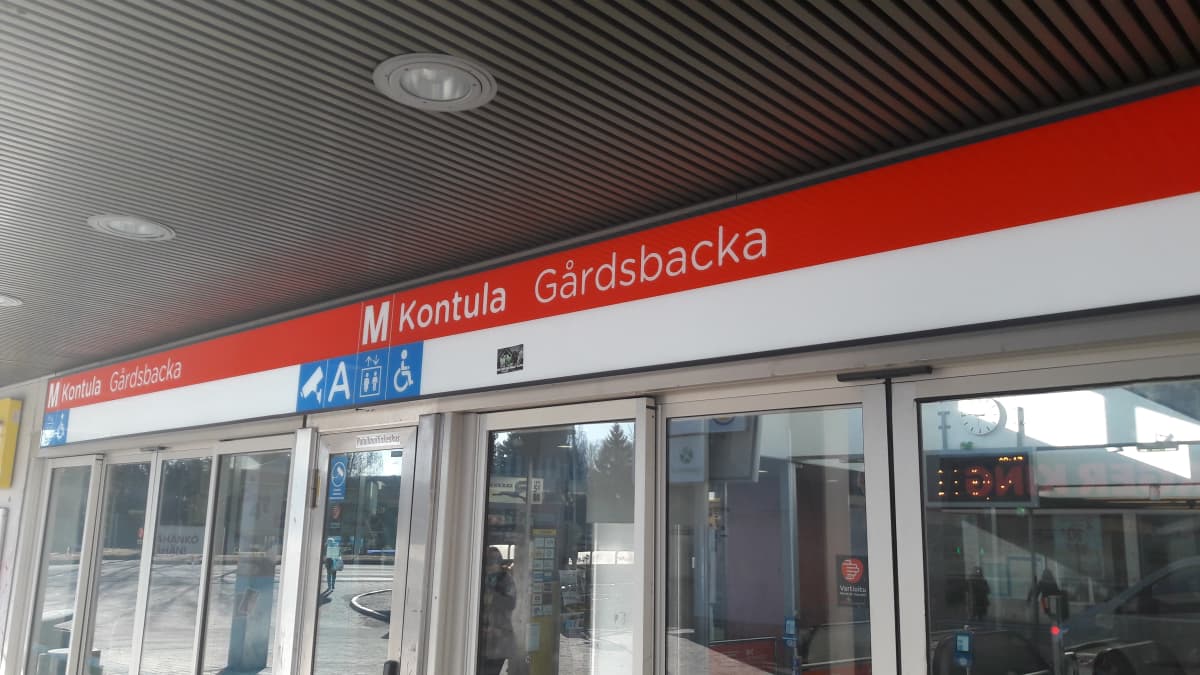 Gårdsbacka metrostation i Helsingfors.