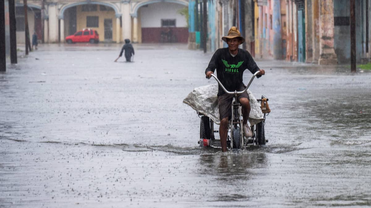 Idalia-myrskyn aiheuttama tulva Havanassa.