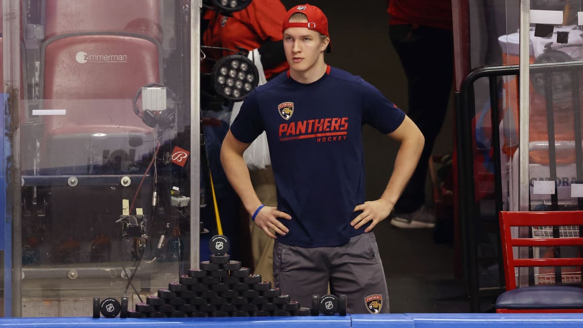 Anton Lundell kuvattuna Florida Panthersin hallissa.
