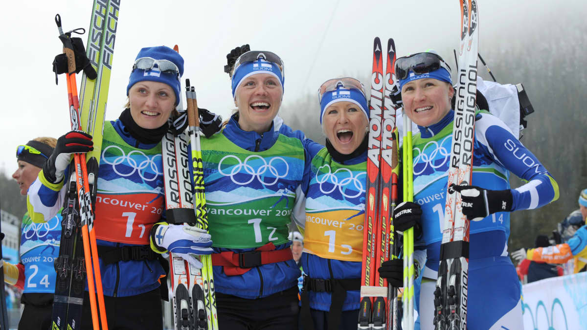 Pirjo Muranen, Virpi Sarasvuo, Riitta-Liisa Roponen ja Aino-Kaisa Saarinen saavuttivat olympiapronssia Vancouverissa 2010.