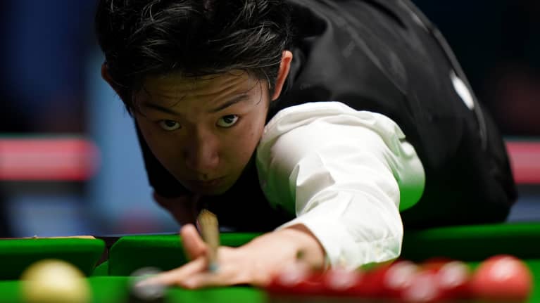 Wu Yize on nuorin tänä vuonna Crucible-teatteriin päässyt pelaaja. Kiinalainen on 19-vuotias.   