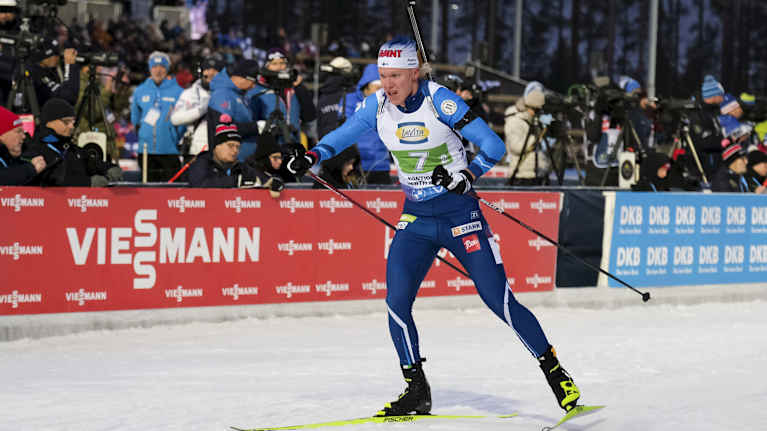 Image 15: Otto Invenius skiing.