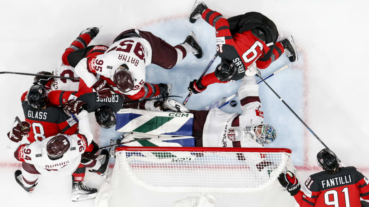 Latvia ja Kanada kamppailee MM-välierässä.