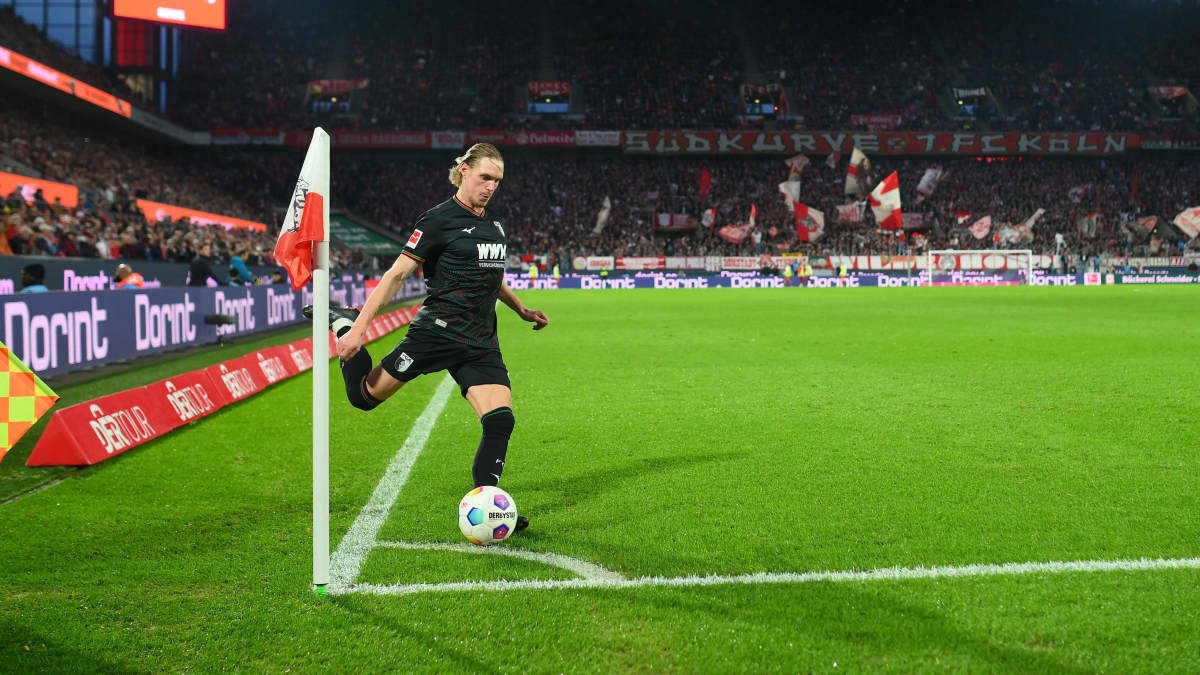 Fredrik Jensen Bundesliigan ottelussa Köln-Augsburg.