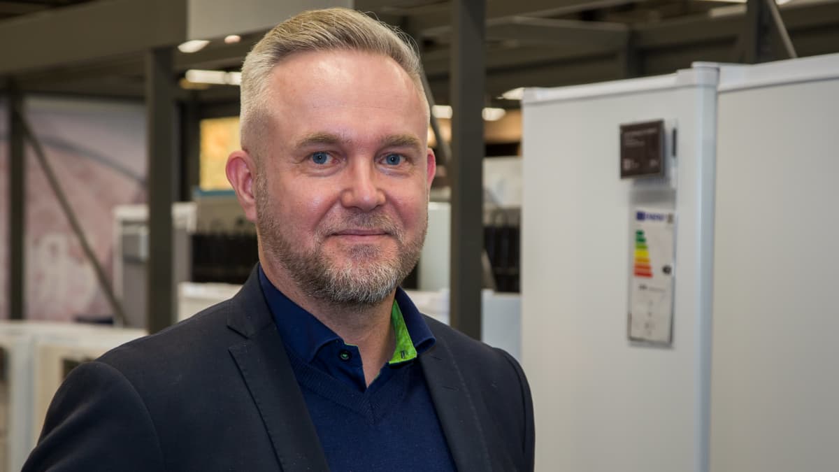 Potrettikuvassa, Sami Viitanen myyntipäällikkö Gigantti