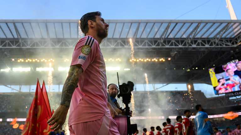 Lionel Messi seurajoukkueiden MM-avauksessa Miamissa.