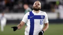 Teemu Pukki firar mål.