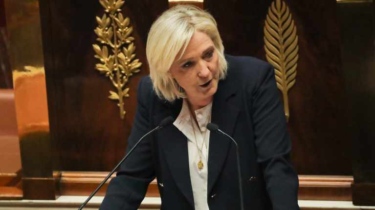 Kansallisen liittouman puheenjohtaja Marine Le Pen kansalliskokouksessa maaliskuussa.