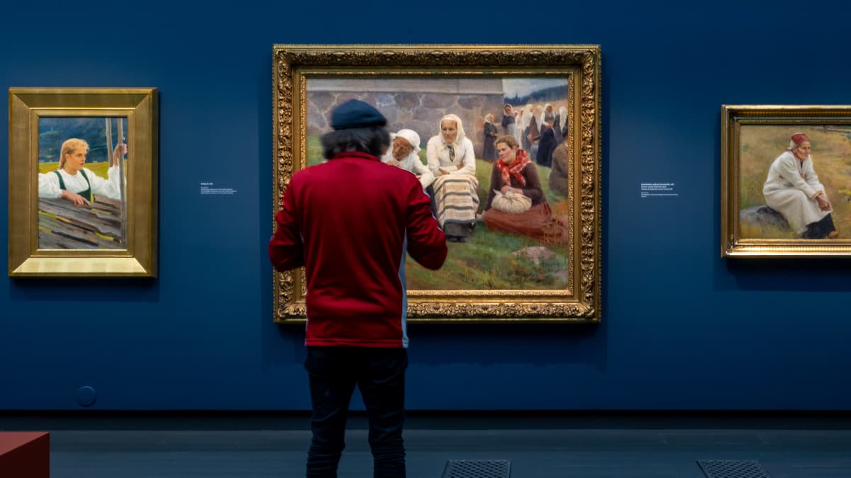 Ateneumin taidemuseon Albert Edelfelt -näyttelyssä kävi paljon ihmisiä. Kuva: Joel Peltonen / Yle