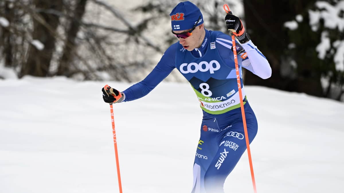Niko Anttola miesten 15 kilometrillä.