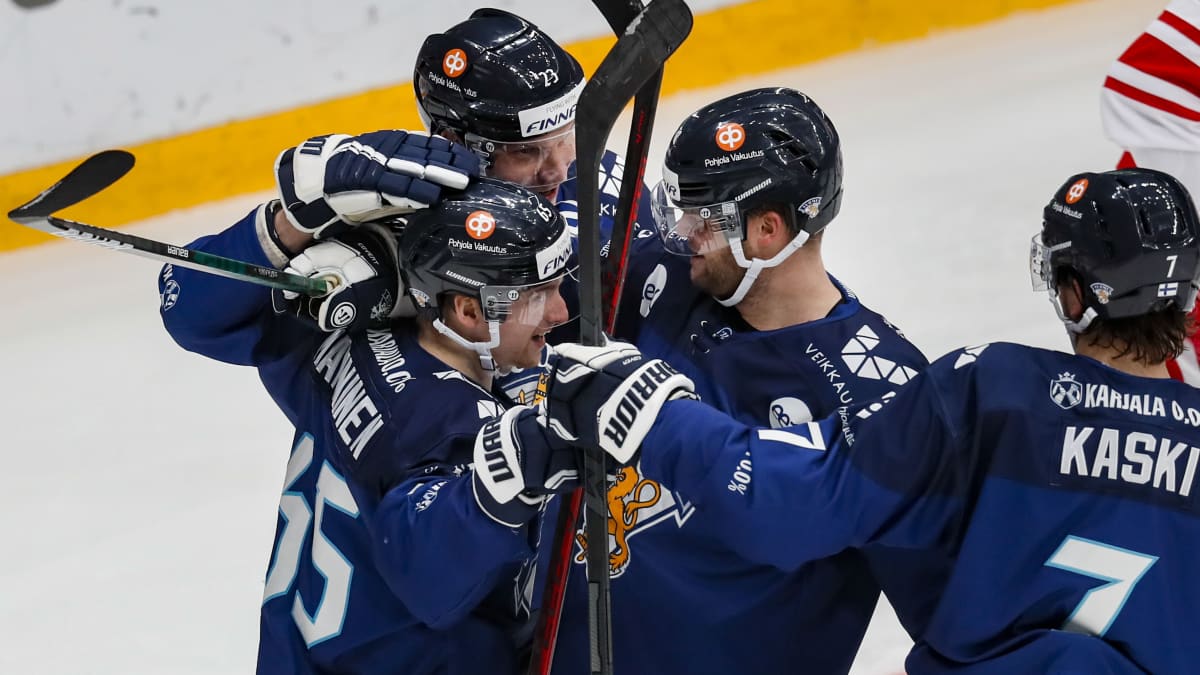 Suomi juhlii maalia Venäjän EHT-turnauksessa.