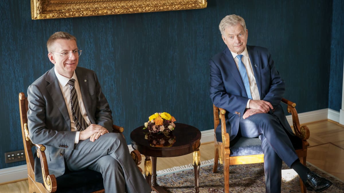 Latvian presidentti Edgars Rinkevics ja presidentti Sauli Niinistö.