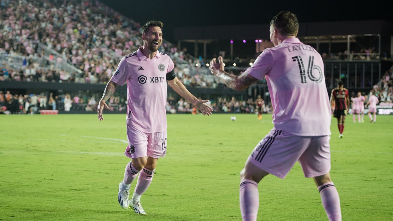 Messi finds Finnish scoring partner Robert Taylor in first Inter Miami  start | Yle News | Yle