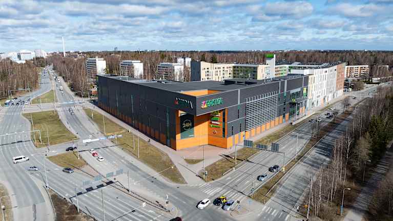 Itäkeskuksen Prisma ilmakuvassa.