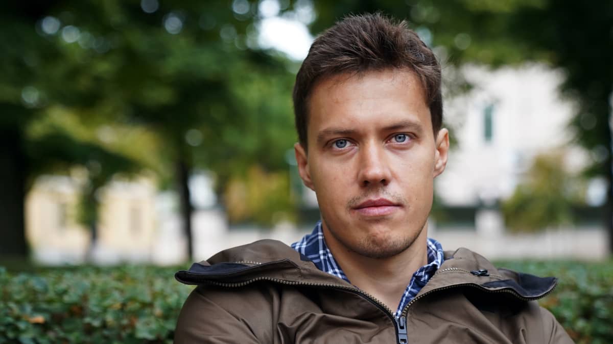Roman Anin, kasvokuva