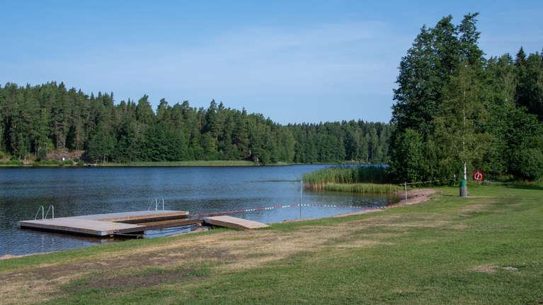 Bara ett fall av bajsbakterier i badvattnet i Östnyland i år ...