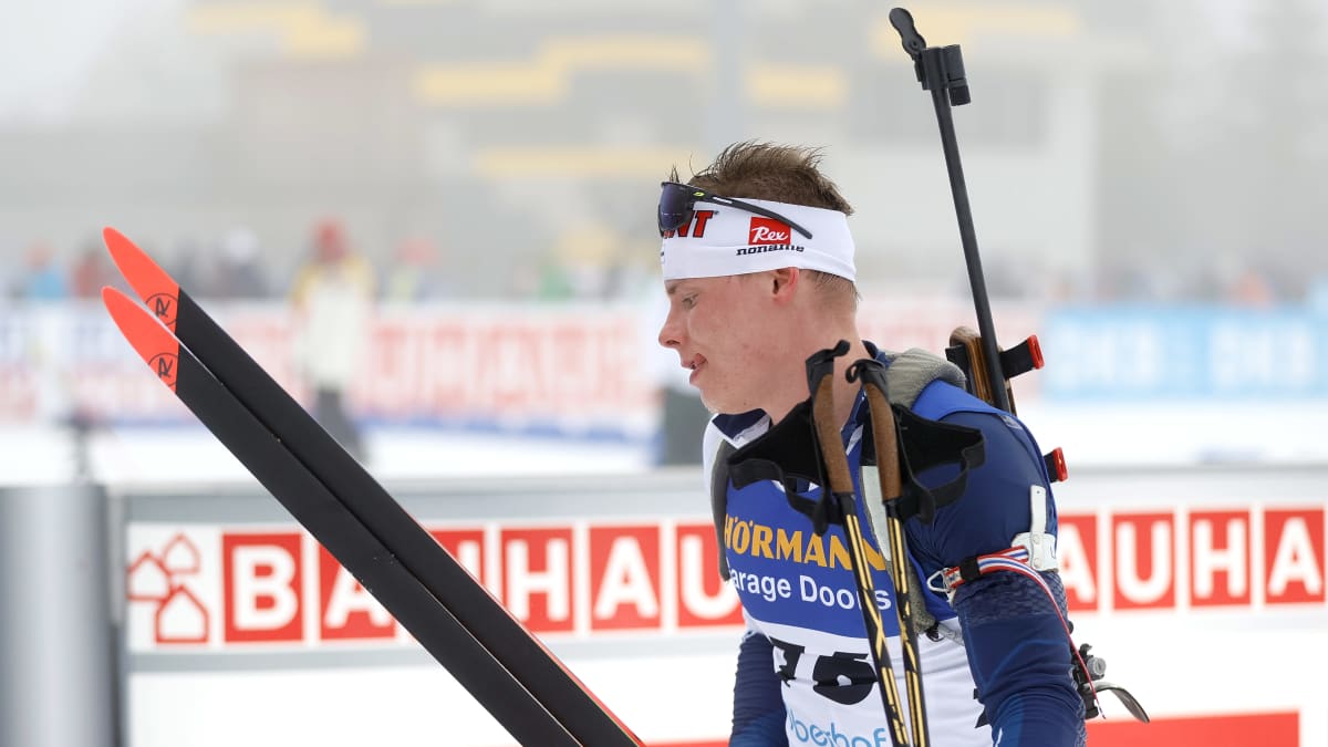 Tuomas Harjula käveli pettyneenä Oberhofissa.