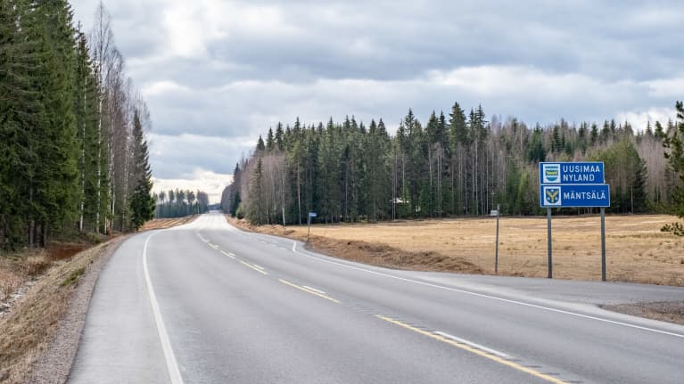 Seututie 140 Uudenmaan rajalla Mäntsälässä 23.3.2020.