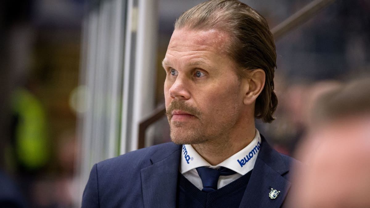 Olli Jokinen toimii Jukurien päävalmentajana.