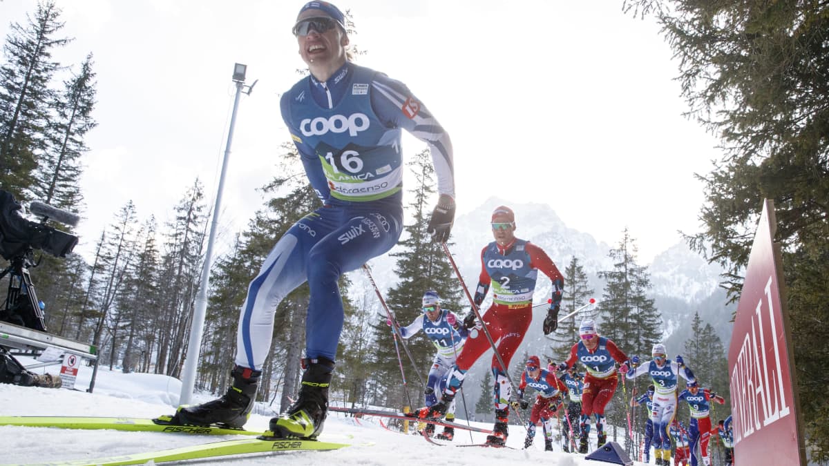 Iivo Niskanen hiihtää yhdistelmäkilpailussa Planican MM-kisoissa.