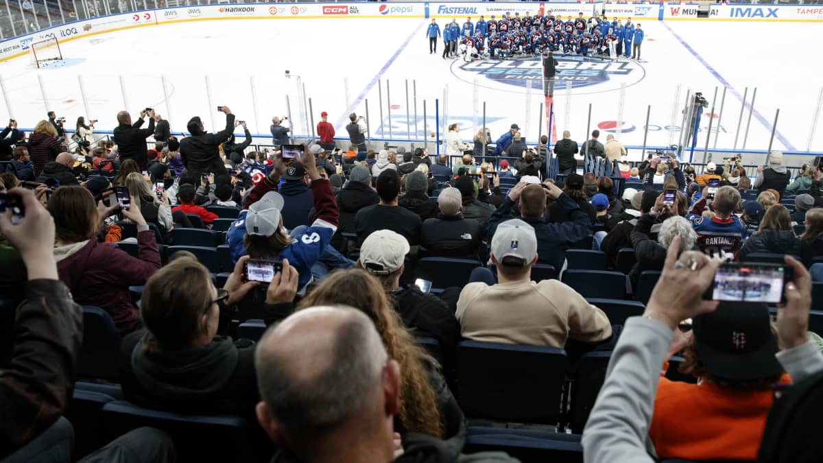NHL.