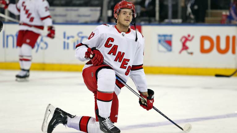 Jesperi Kotkaniemen rooli on kutistunut käytännössä olemattomaksi Carolinan NHL-joukkueessa. 