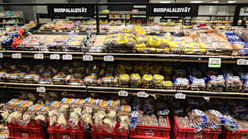 Täysi ruisleipähyllykkö.