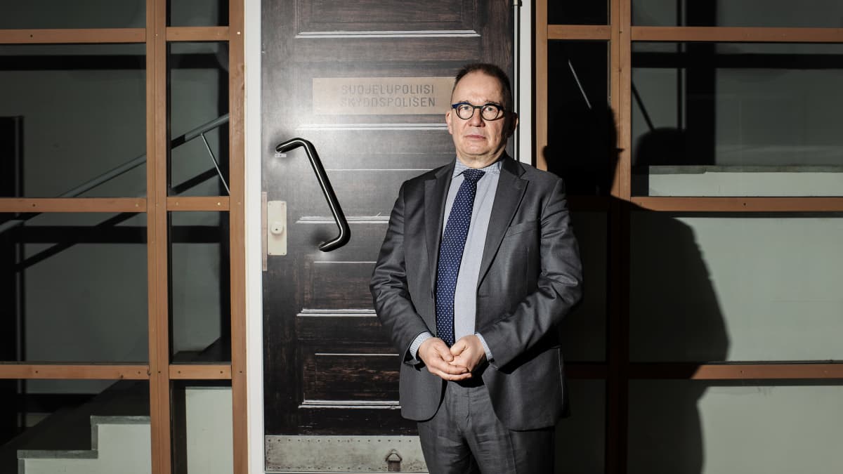 Antti Pelttari valokuvattiin Supon tiloissa Helsingissä 7. maaliskuuta.